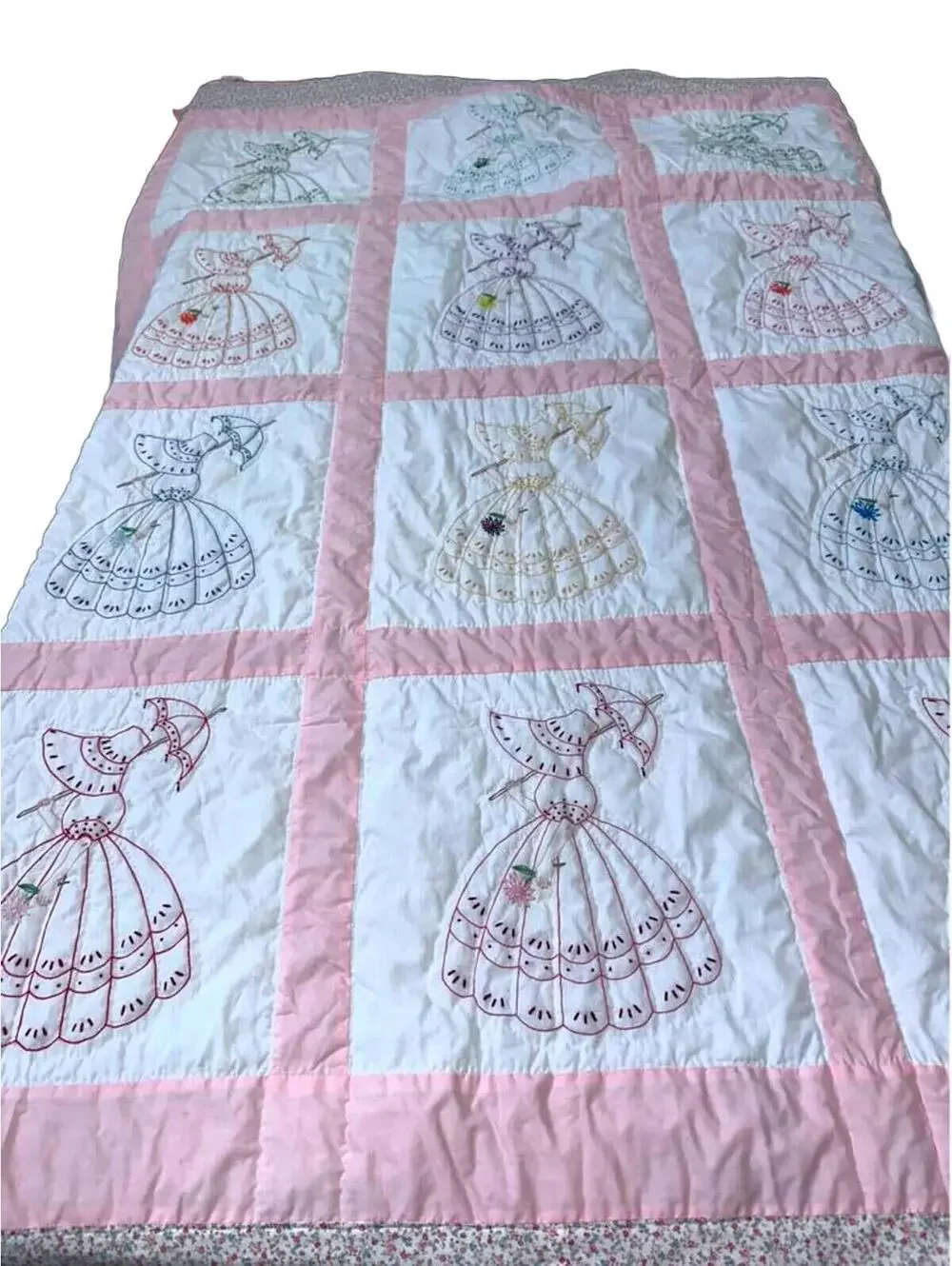 Vintage Hand Embroidered Sunbonnet Sue Quilt Pink White Handmade 93x69 Cottage